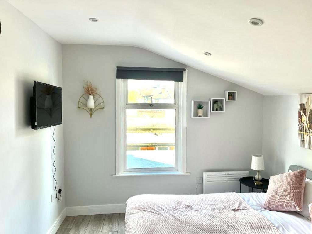 Southall Stays Near Heathrow Ub2 ภายนอก รูปภาพ