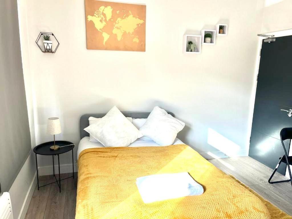 Southall Stays Near Heathrow Ub2 ภายนอก รูปภาพ