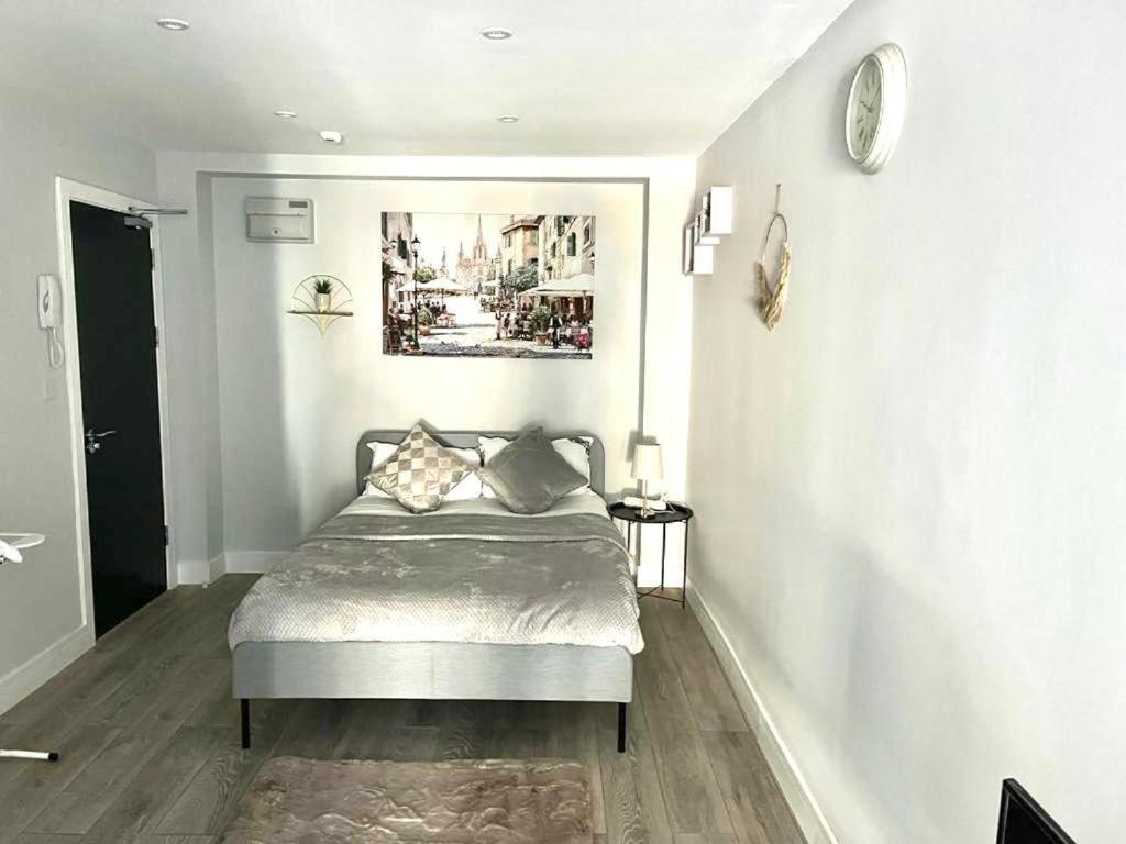 Southall Stays Near Heathrow Ub2 ภายนอก รูปภาพ